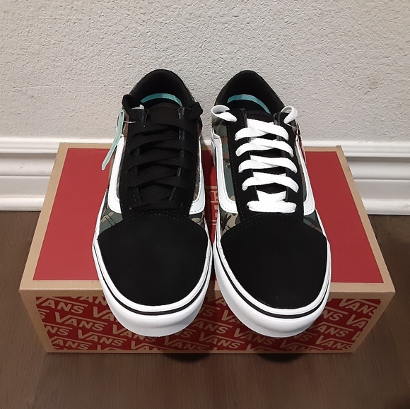 Vans - Picture 5 of 5